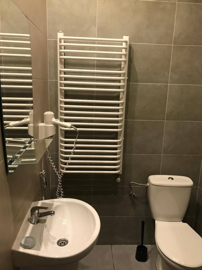 Gosciniec Krepa Hotel Lipsko ภายนอก รูปภาพ