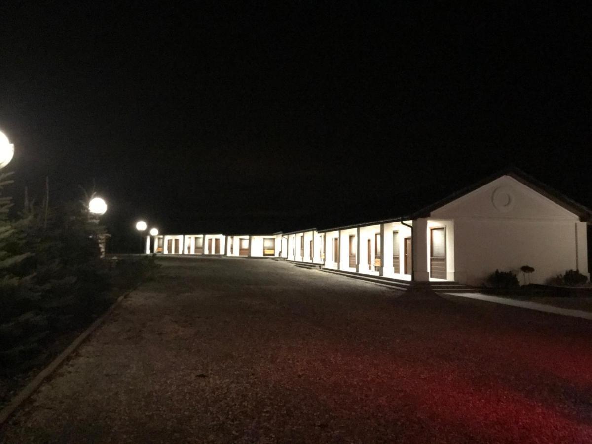 Gosciniec Krepa Hotel Lipsko ภายนอก รูปภาพ